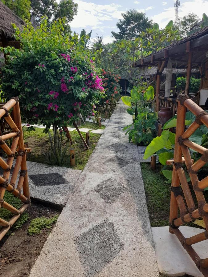 Tua Tua Keladi Bungalows Gili Air Dış mekan fotoğraf