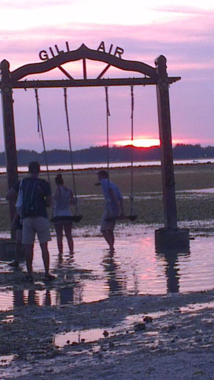 Tua Tua Keladi Bungalows Gili Air Dış mekan fotoğraf